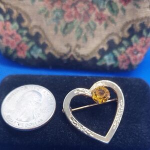 November Birthstone Dainty Goldtone Heart Brooch Faceted Topaz Citrine Glass EVC